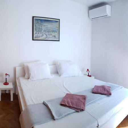 Pine Tree Apartment Дубровник Экстерьер фото